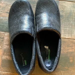 Nurse shoe Baretraps  womens size 8.5